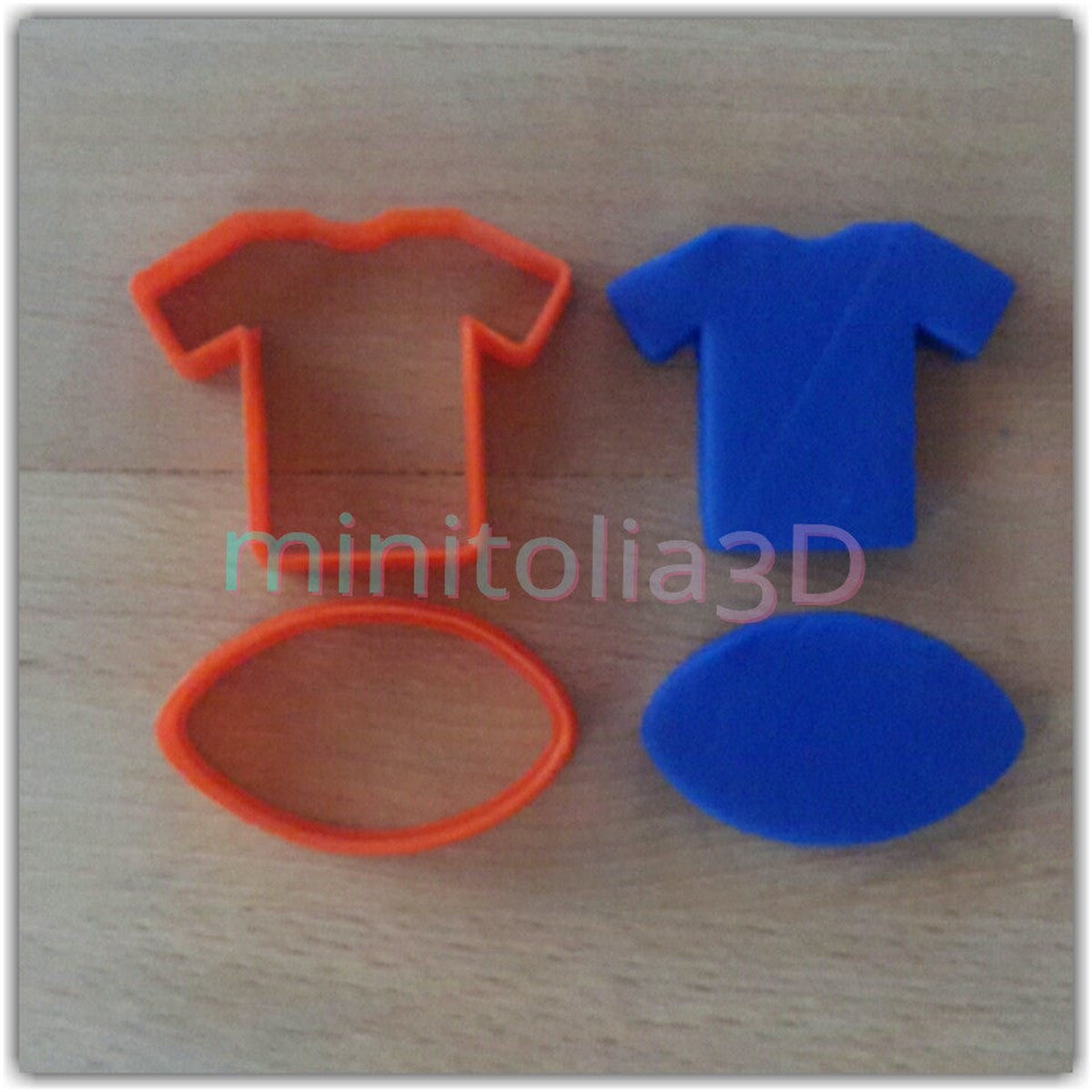 Amerikan Futbol Topu Ve Tişörtü