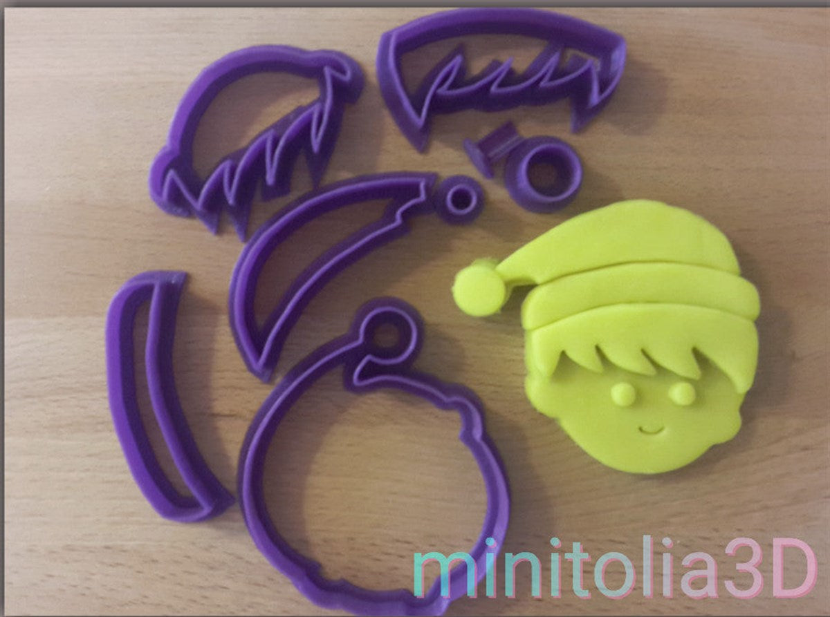 Yeni Yıl Şapkalı Çocuk