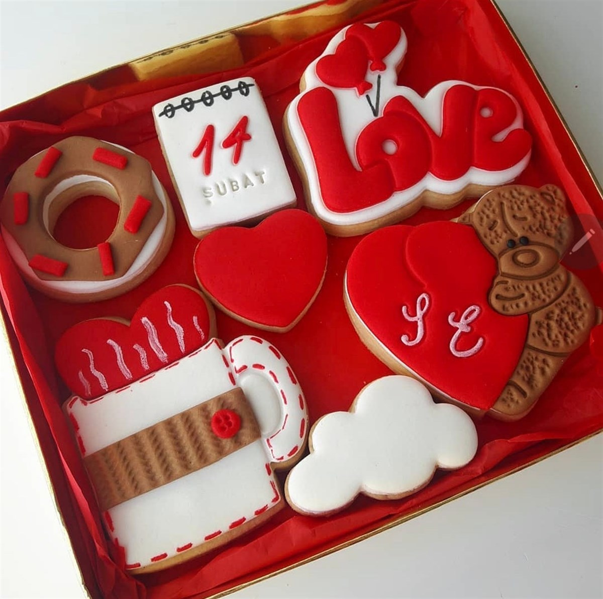 Balonlu Love Yazı Seti